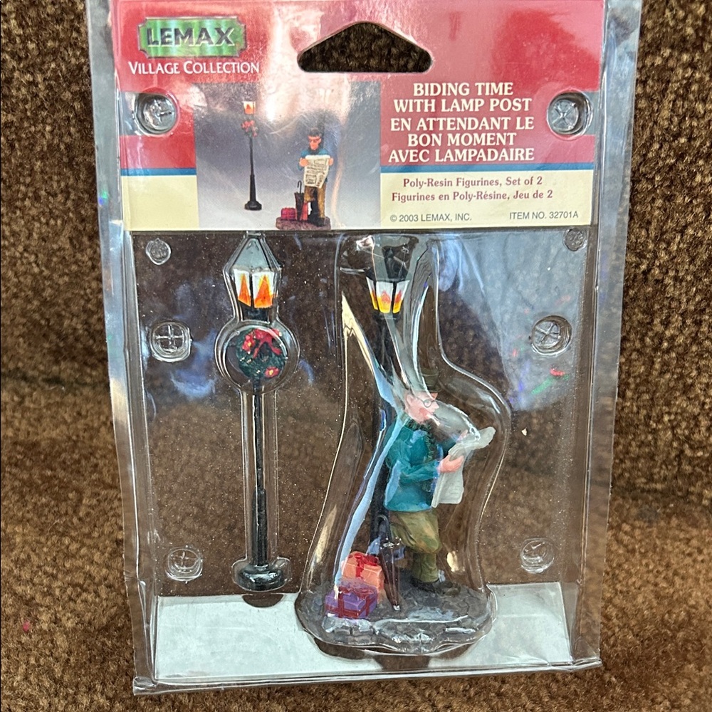 Lemax Biding Time Figurine Set with Lamp Post